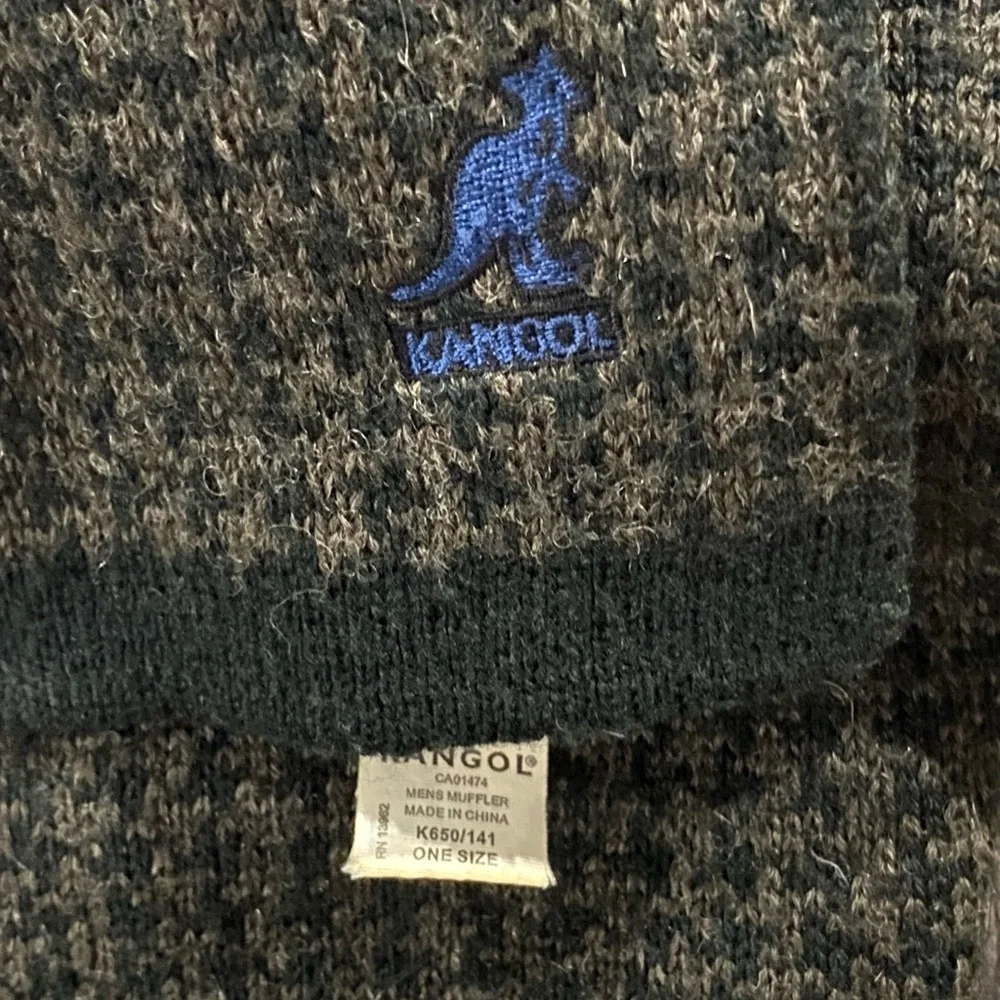 Kangol Men's Houndstooth Muffler/Scarf‎ in Black and Brown